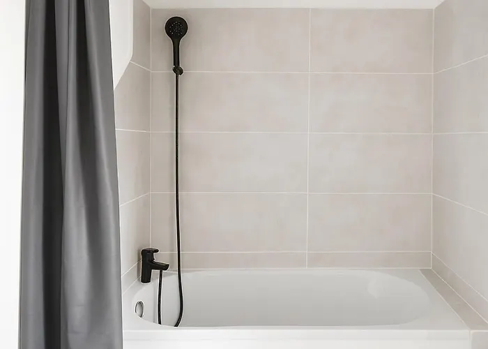 Appart Hotel Chambre Privee Avec Espace Commun Centre Rouen Linge Et Menage Inclus 3 Chambre Privee Апартаменты Руан